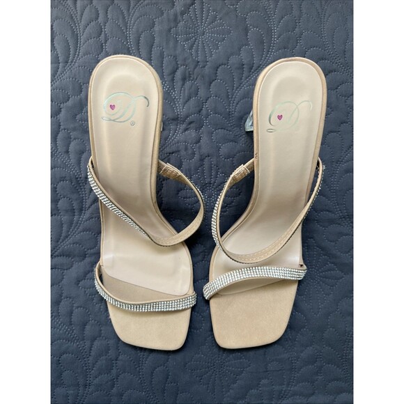 D❤️ Facing-S Nude NBPU Faux Suede & Diamanté Strappy Sandal SZ 9M Bling Chic - Picture 1 of 10